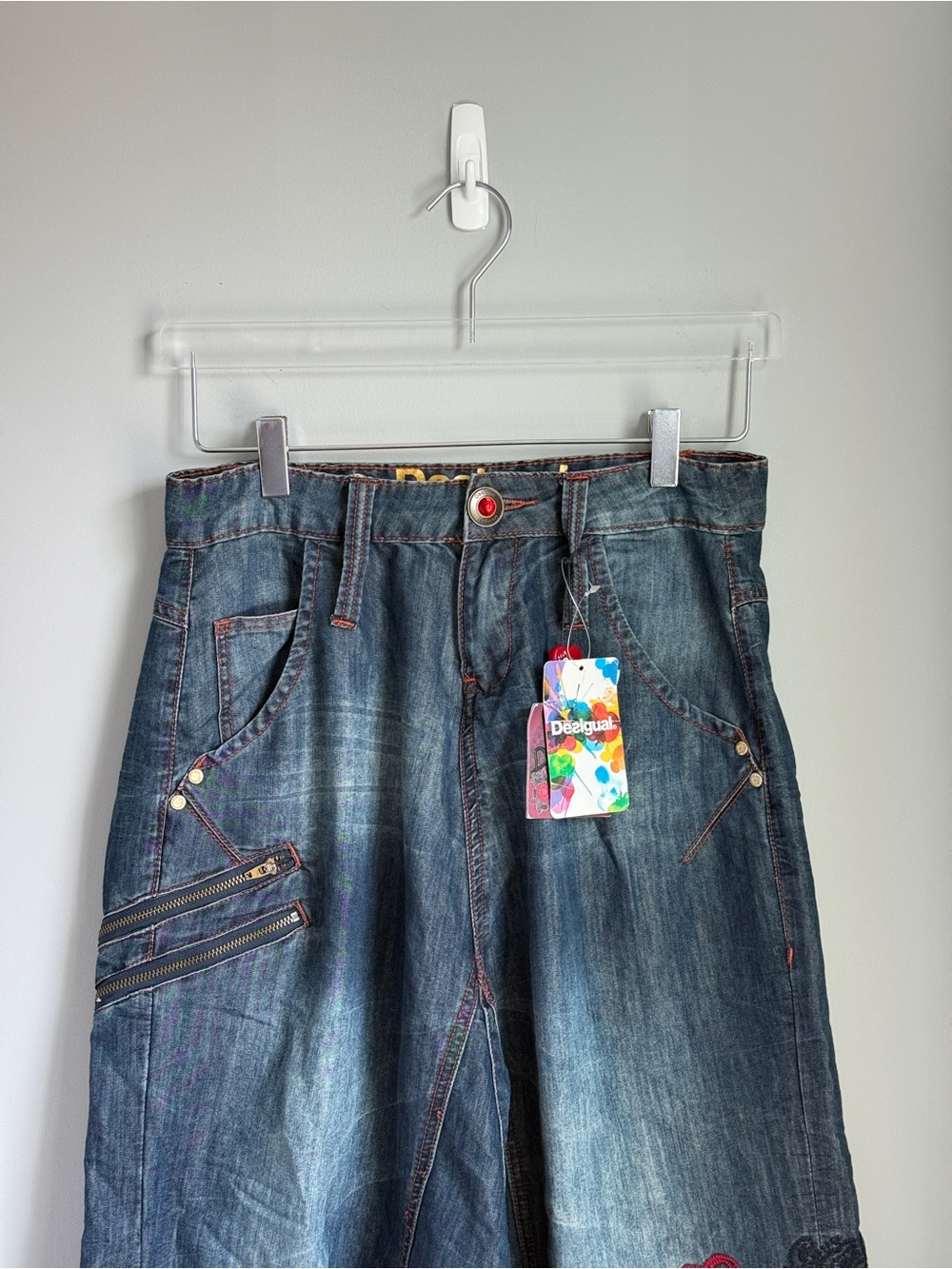 Desigual Harem Jeans Y2K Embroidered Love Floral Baggy Size 28 Medium Wash New - Picture 5 of 9